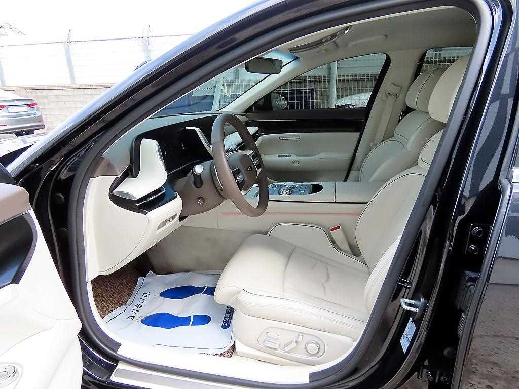 Genesis G90 - Vista 5