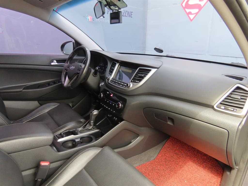 HYUNDAI Tucson - Vista 11