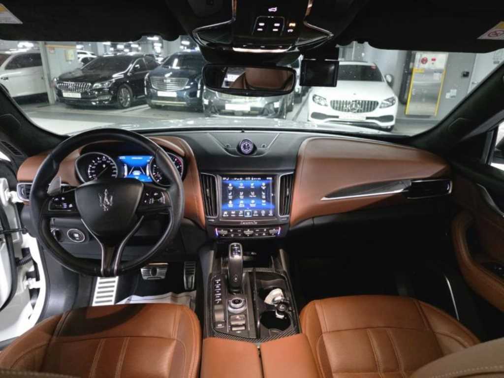 Maserati Levante - Vista 7