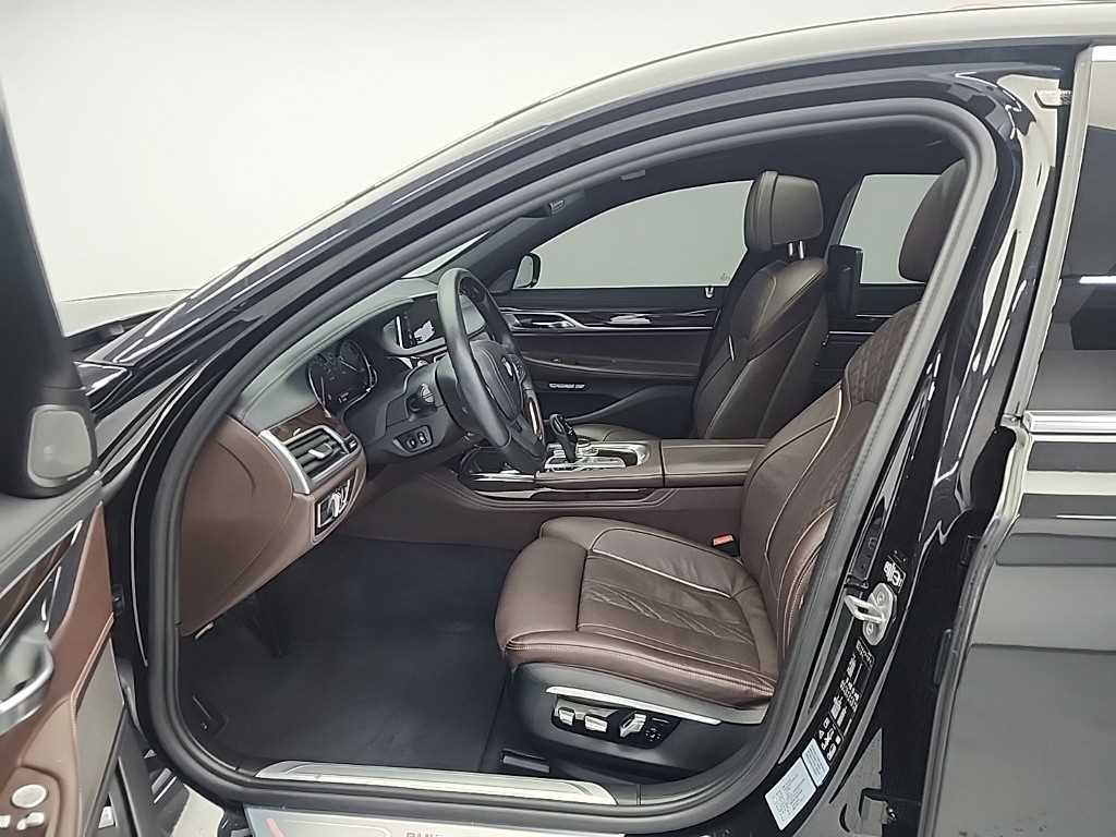 BMW 7 Series - Vista 11