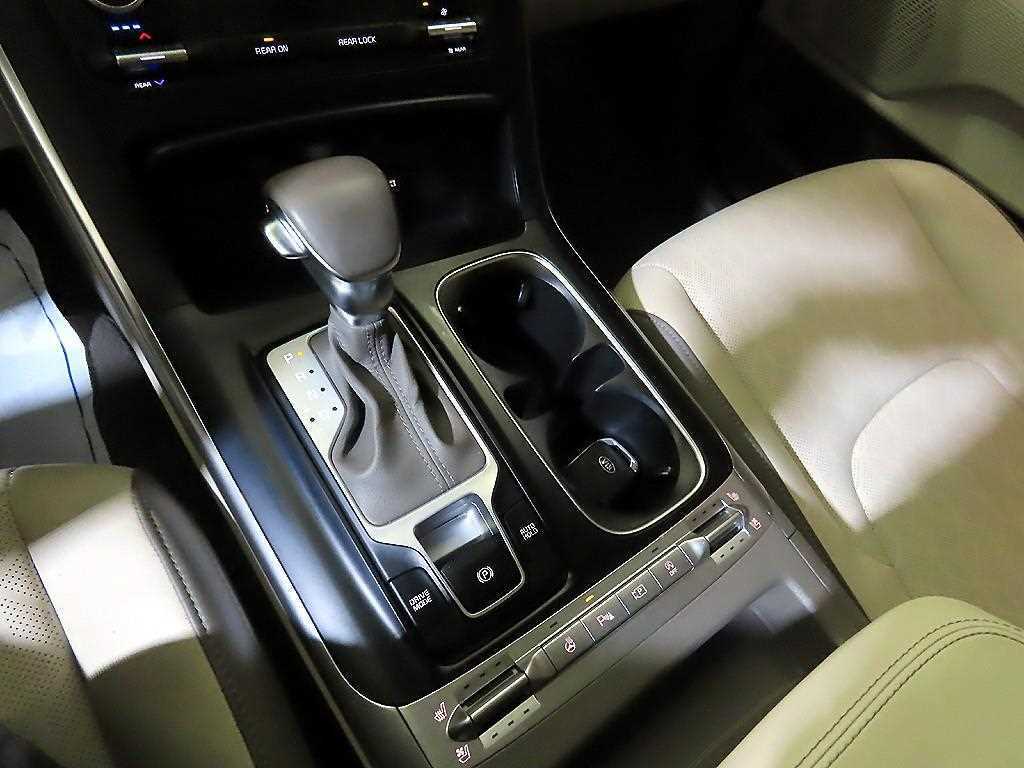 KIA Carnival - Vista 12