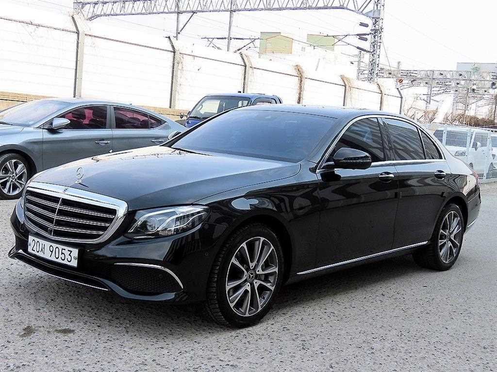 Mercedes Benz E class - Vista 2