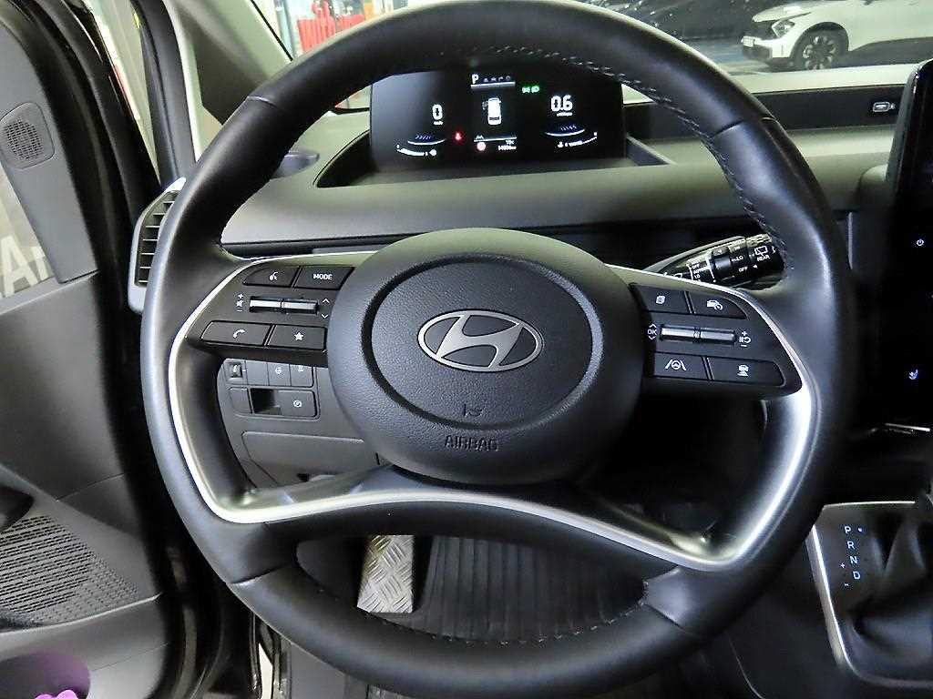 HYUNDAI Staria - Vista 8