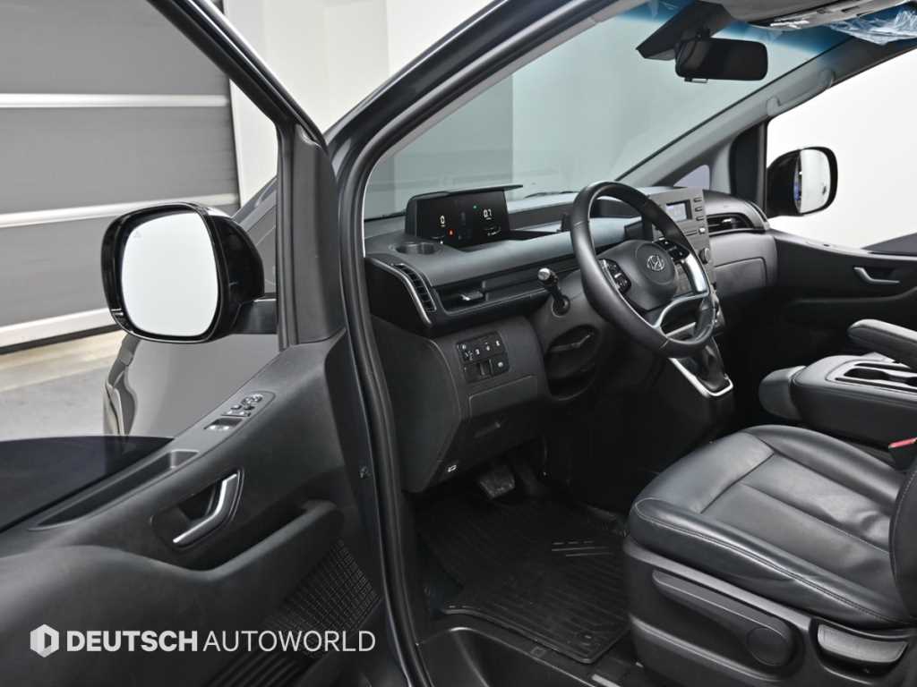 HYUNDAI Staria - Vista 11