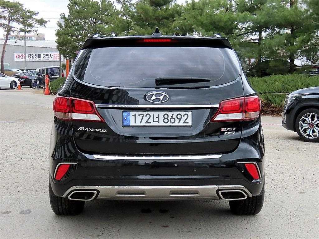 HYUNDAI Maxcruz - Vista 4