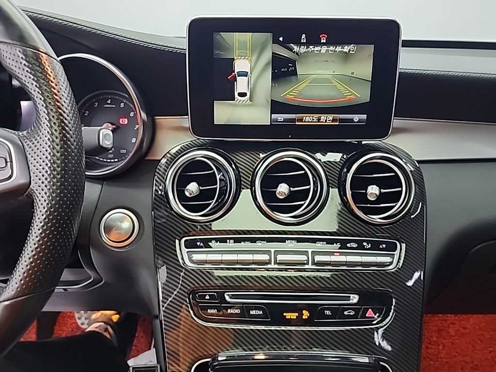 Mercedes Benz GLC Class - Vista 10