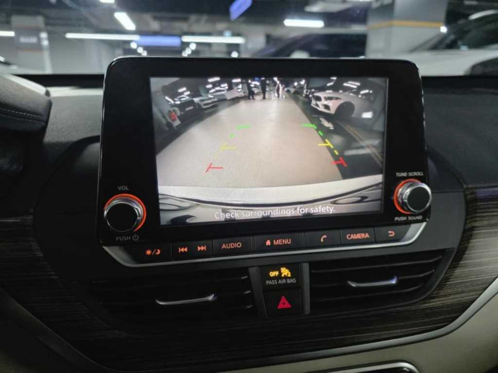 Nissan Altima - Vista 11