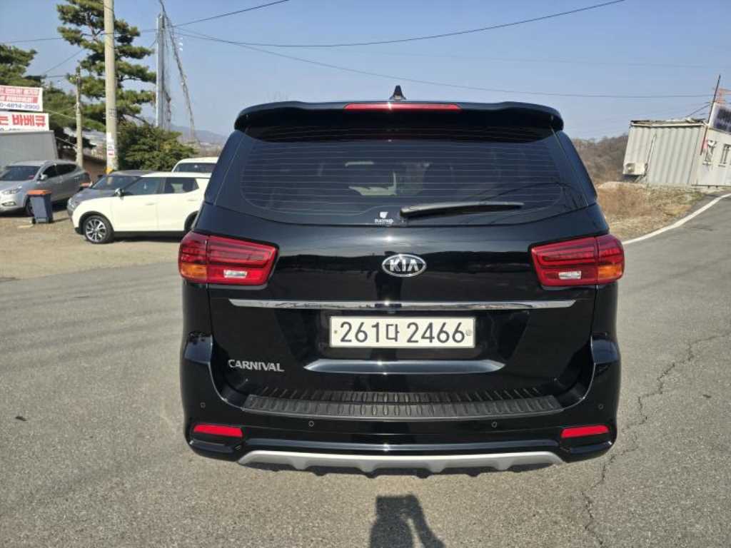 KIA Carnival - Vista 4