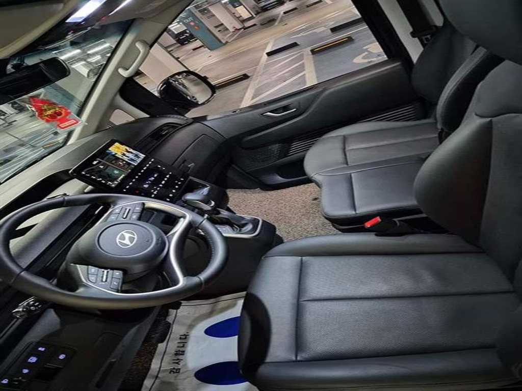 HYUNDAI Staria - Vista 10