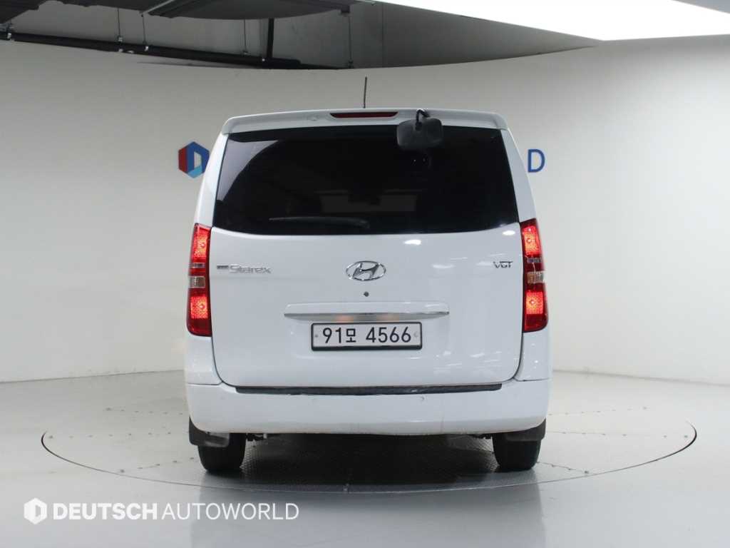 HYUNDAI Starex - Vista 4