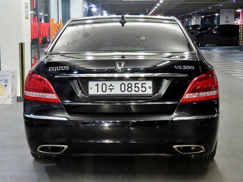 HYUNDAI Equus - Vista 5