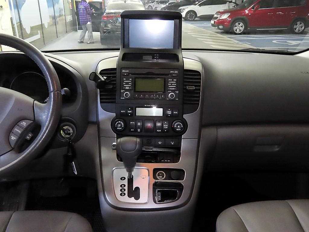 KIA Carnival - Vista 11