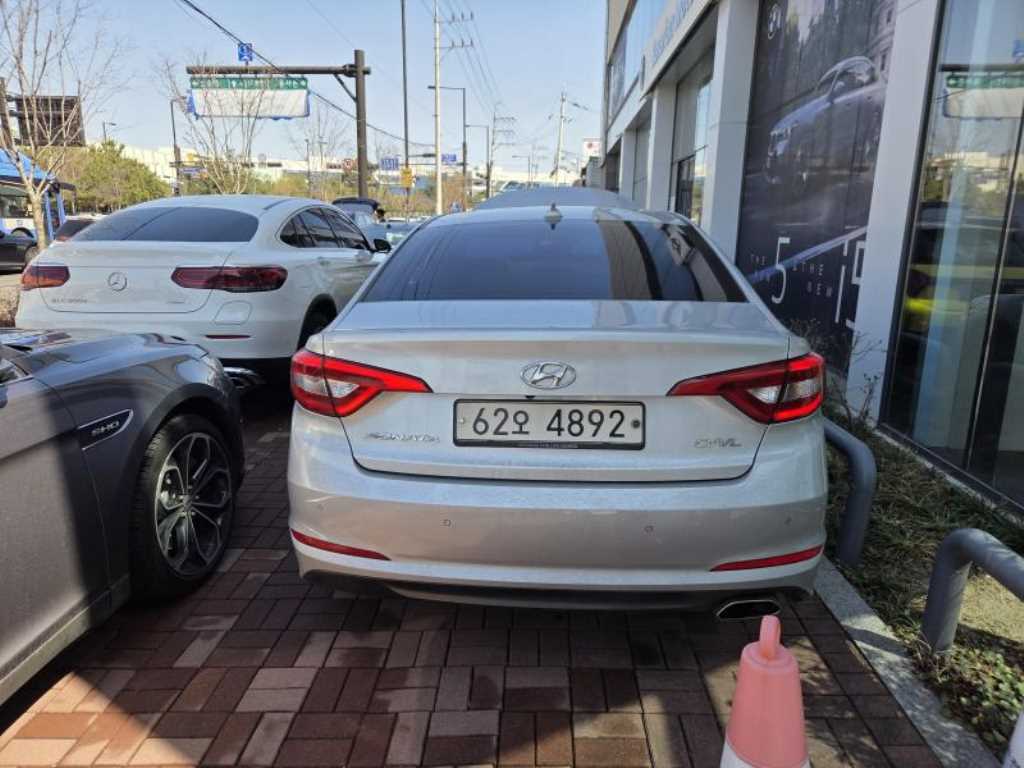 HYUNDAI Sonata - Vista 2