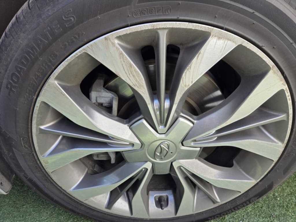 HYUNDAI Sonata - Vista 3