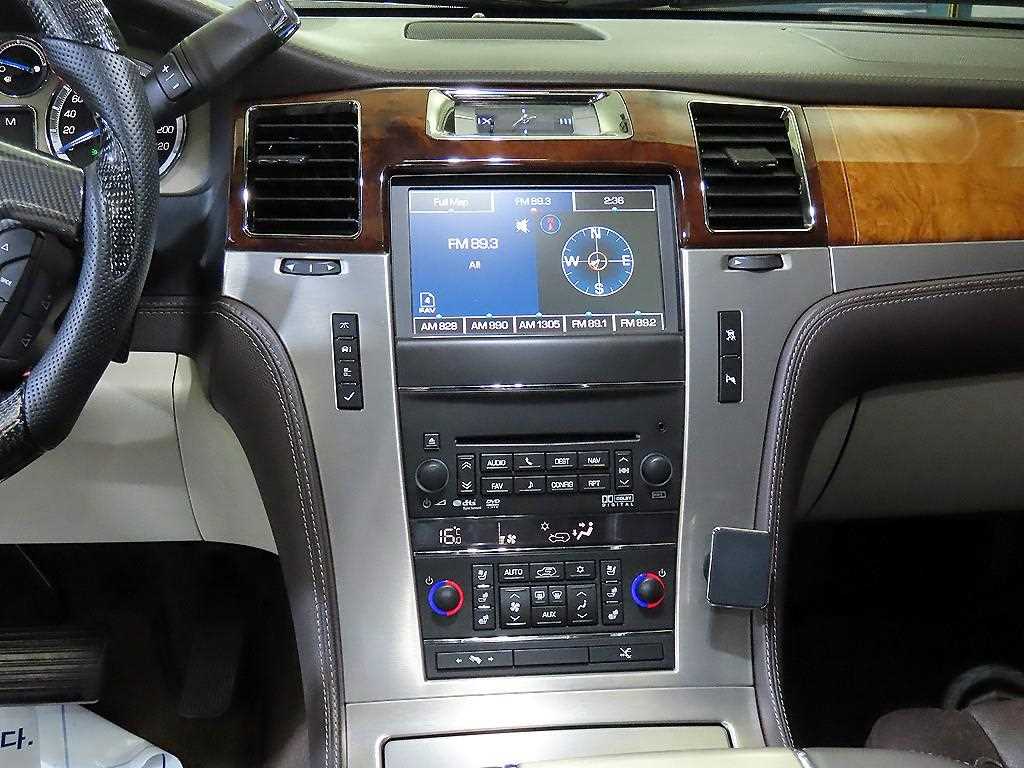 Cadillac Escalade - Vista 12