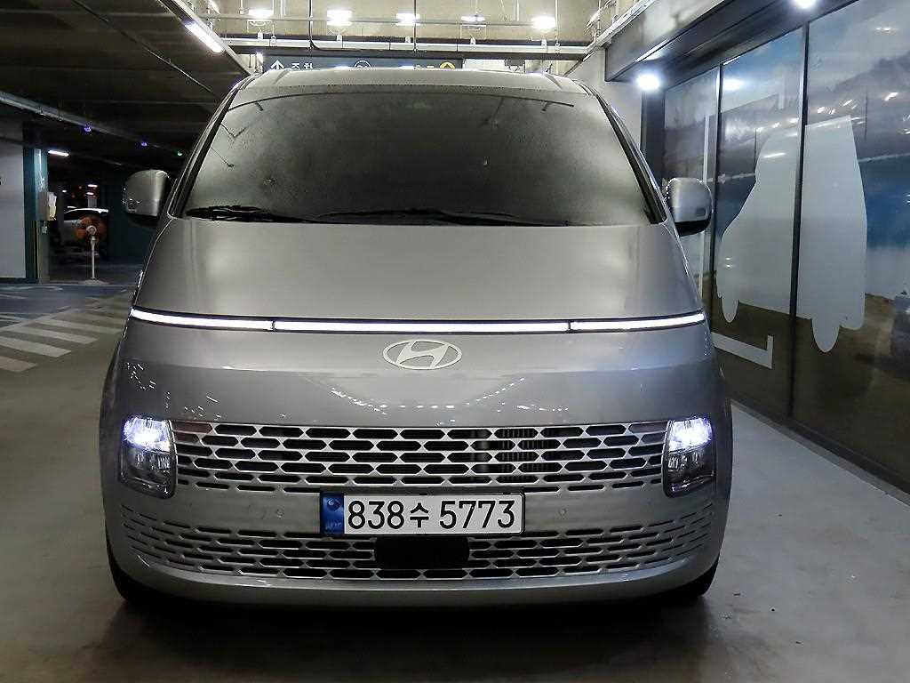 HYUNDAI Staria - Vista 2