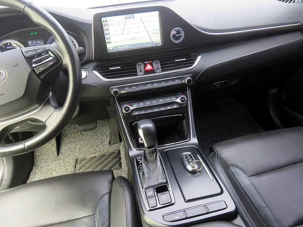 HYUNDAI Grandeur - Vista 10