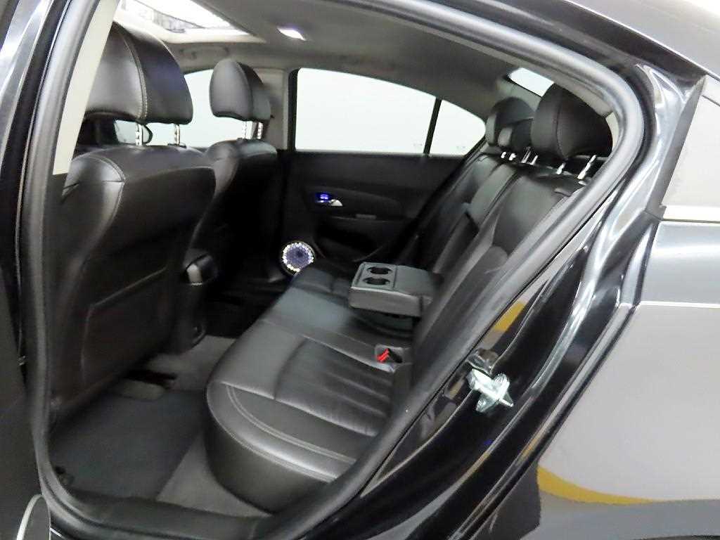 Chevrolet Cruise - Vista 6