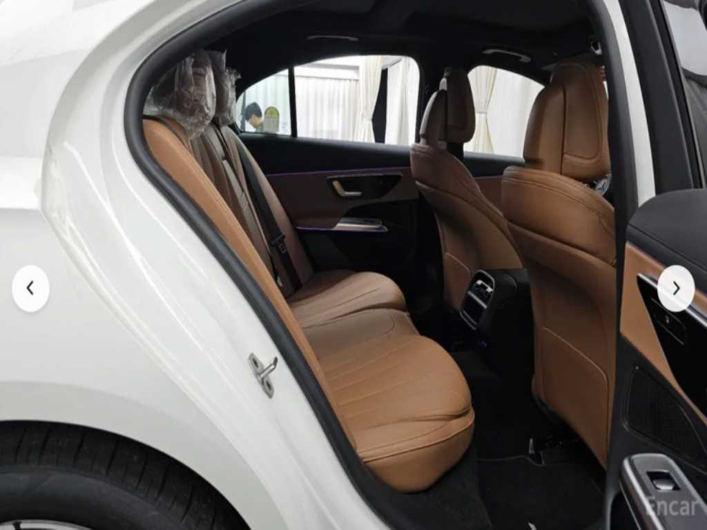 Mercedes Benz E class - Vista 12