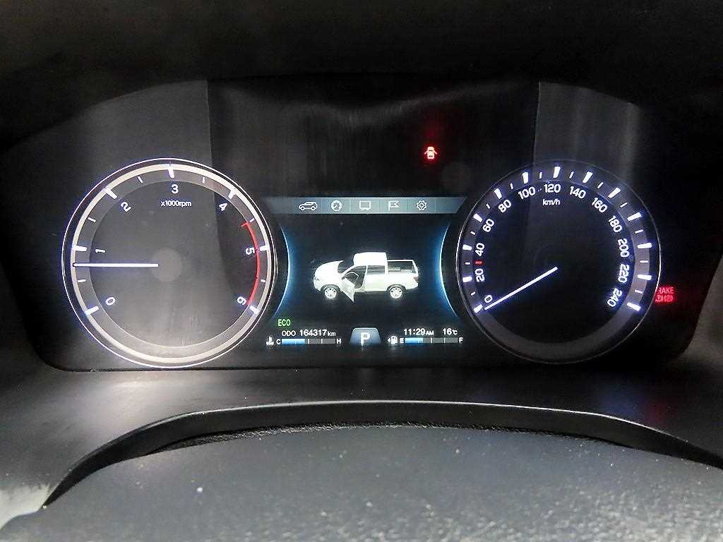 Ssangyong Rexton - Vista 9