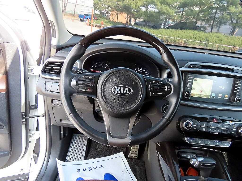 KIA Sorento - Vista 8