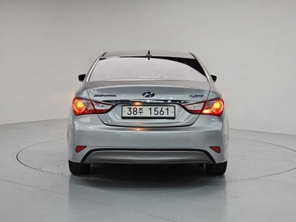 HYUNDAI Sonata - Vista 3