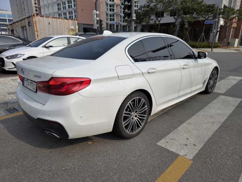 BMW 5 Series - Vista 4
