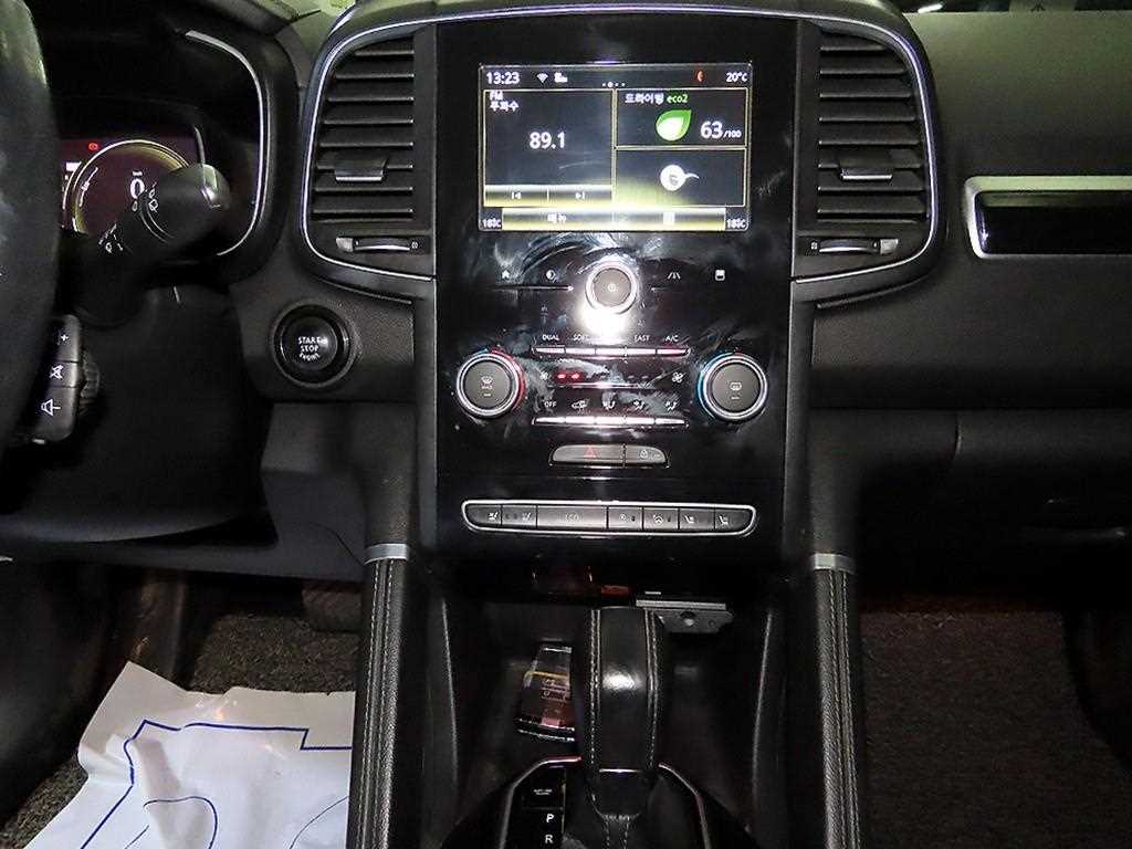 SAMSUNG QM6 - Vista 11