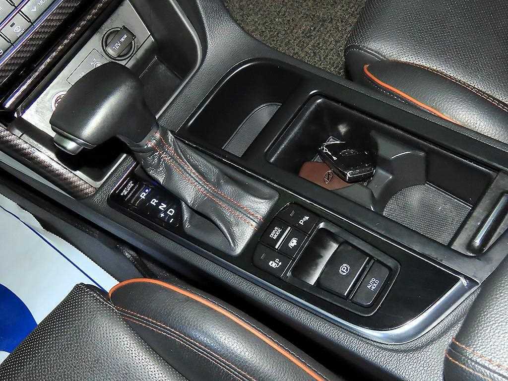 HYUNDAI Sonata - Vista 12