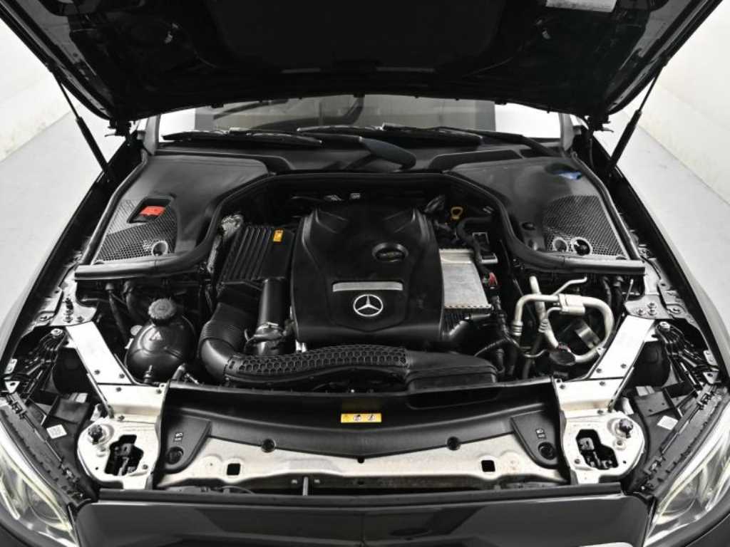 Mercedes Benz E class - Vista 6