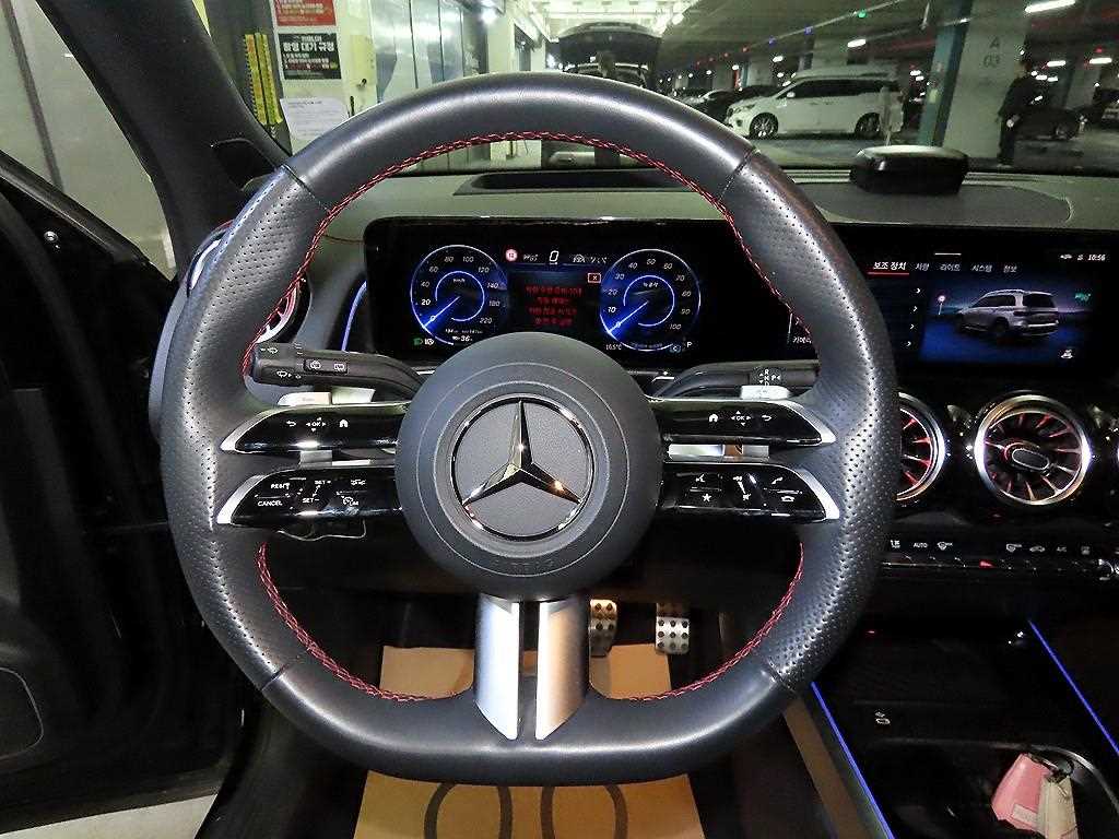 Mercedes Benz EQB - Vista 8