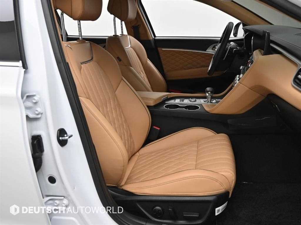 Genesis G70 - Vista 10