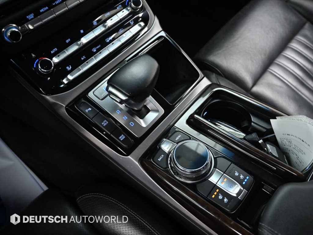 Genesis EQ900 - Vista 9