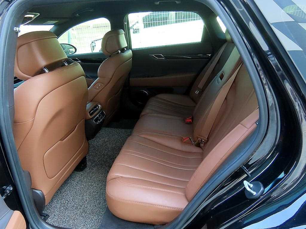 Genesis G80 - Vista 6