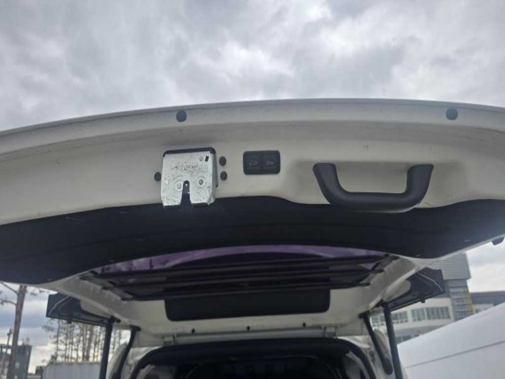 HYUNDAI Staria - Vista 7