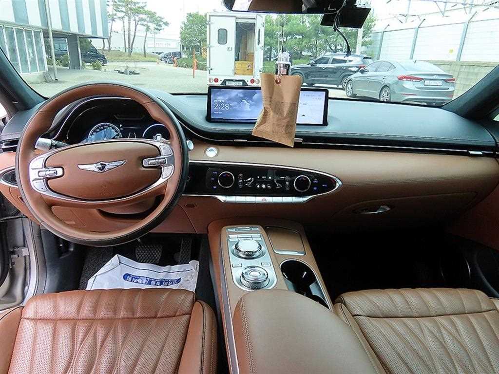 Genesis GV70 - Vista 7