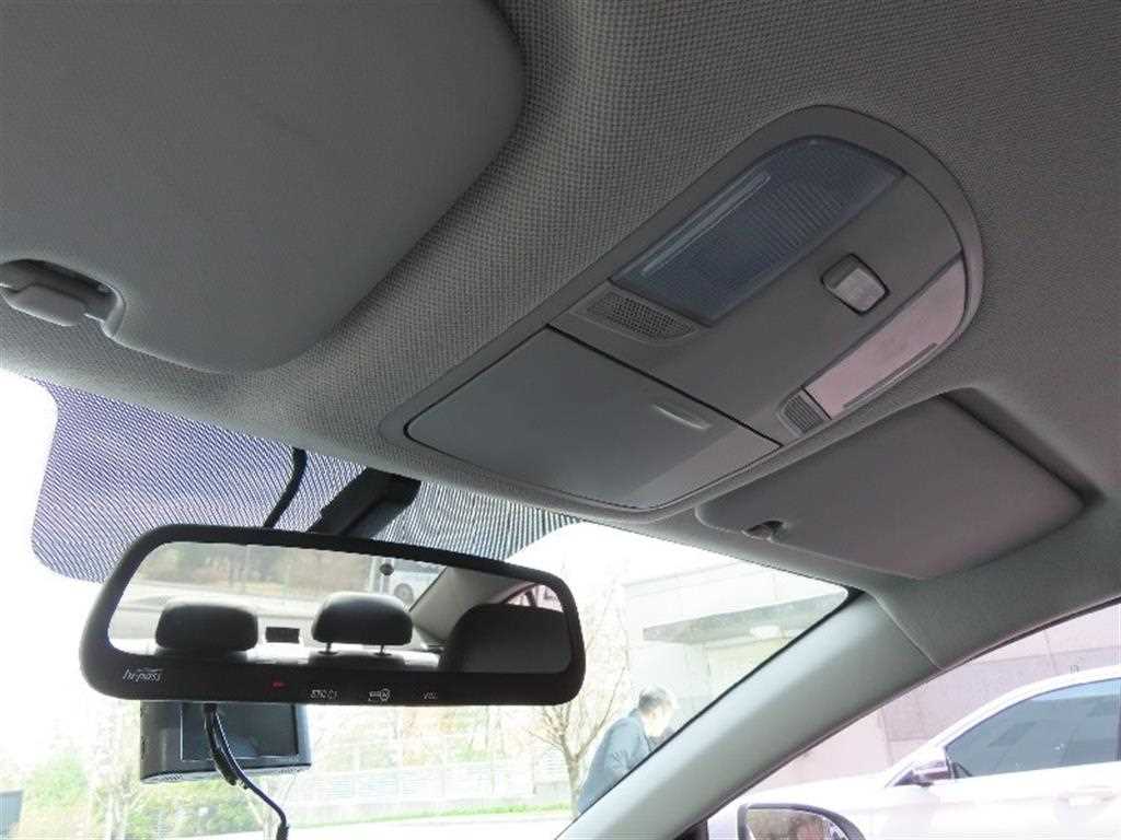 HYUNDAI Avante - Vista 10