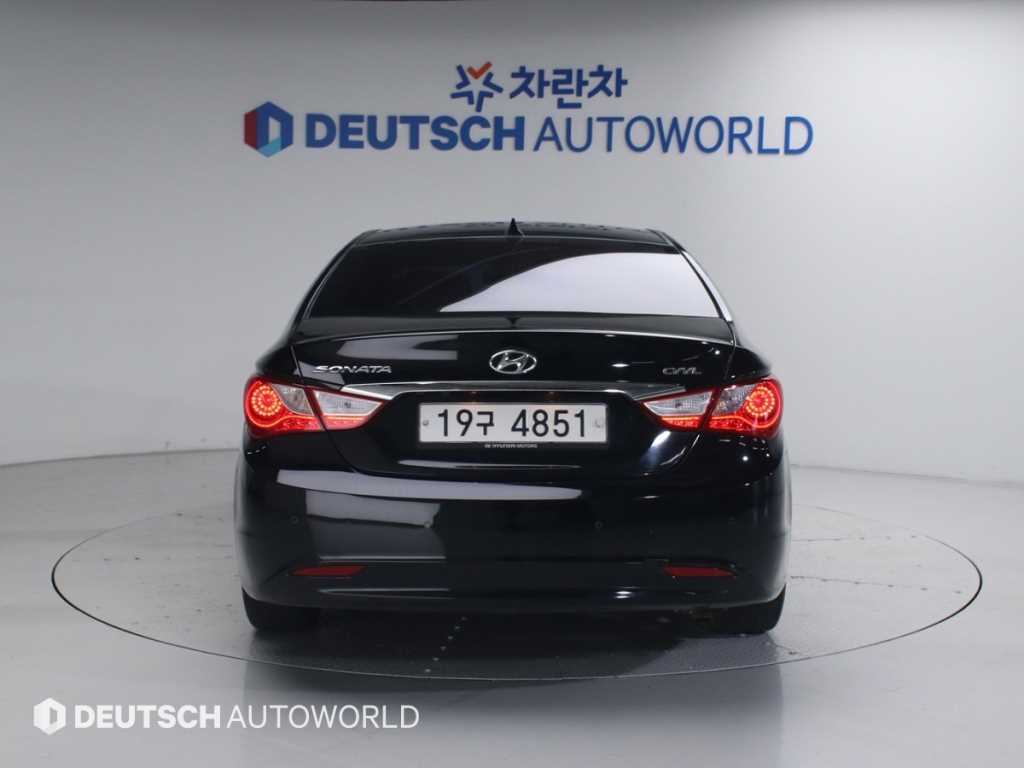 HYUNDAI Sonata - Vista 4