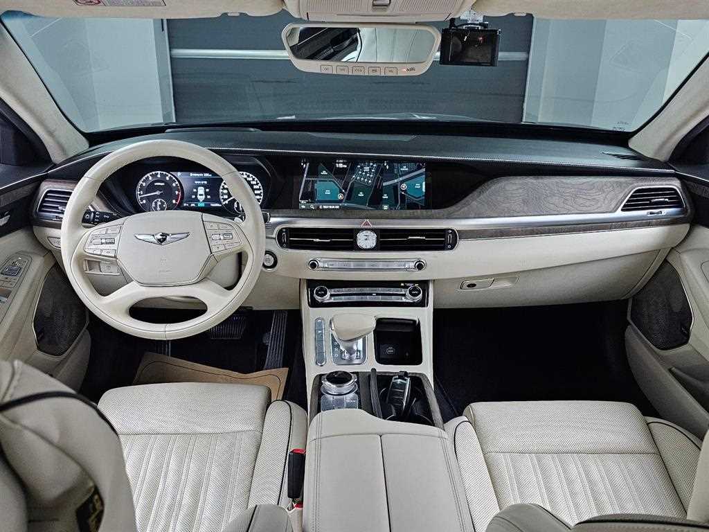 Genesis G90 - Vista 7