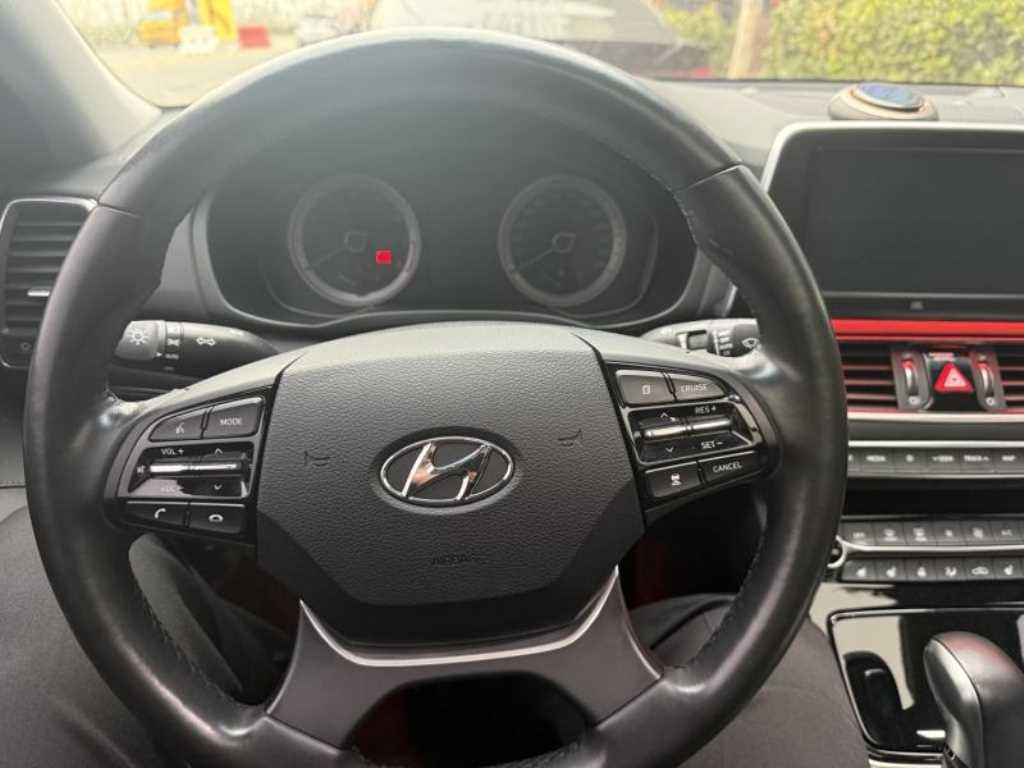 HYUNDAI Grandeur - Vista 5