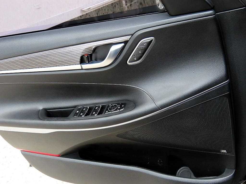 HYUNDAI Grandeur - Vista 12