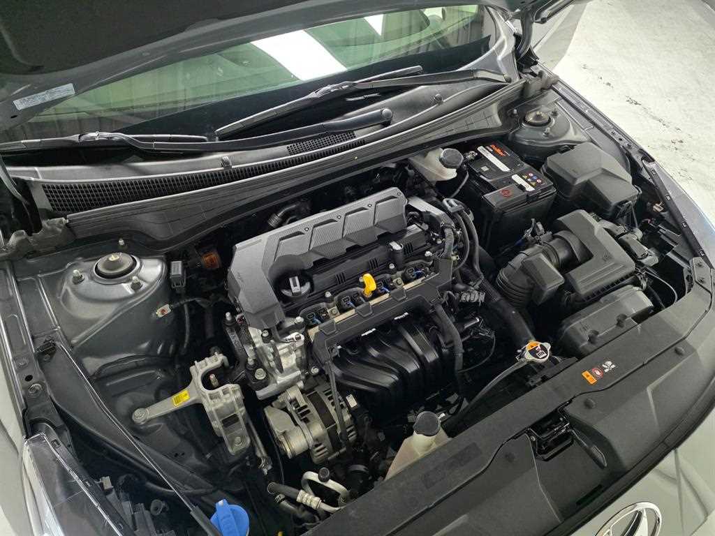 HYUNDAI Avante - Vista 6