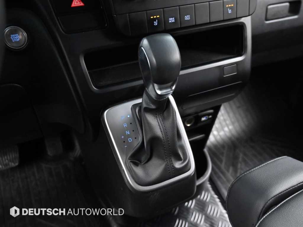 HYUNDAI Staria - Vista 9