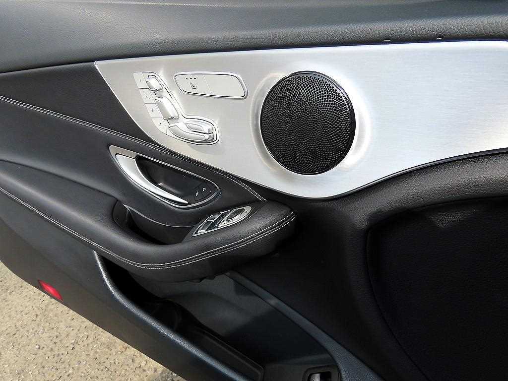 Mercedes Benz C Class - Vista 12