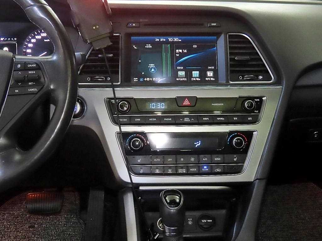 HYUNDAI Sonata - Vista 11