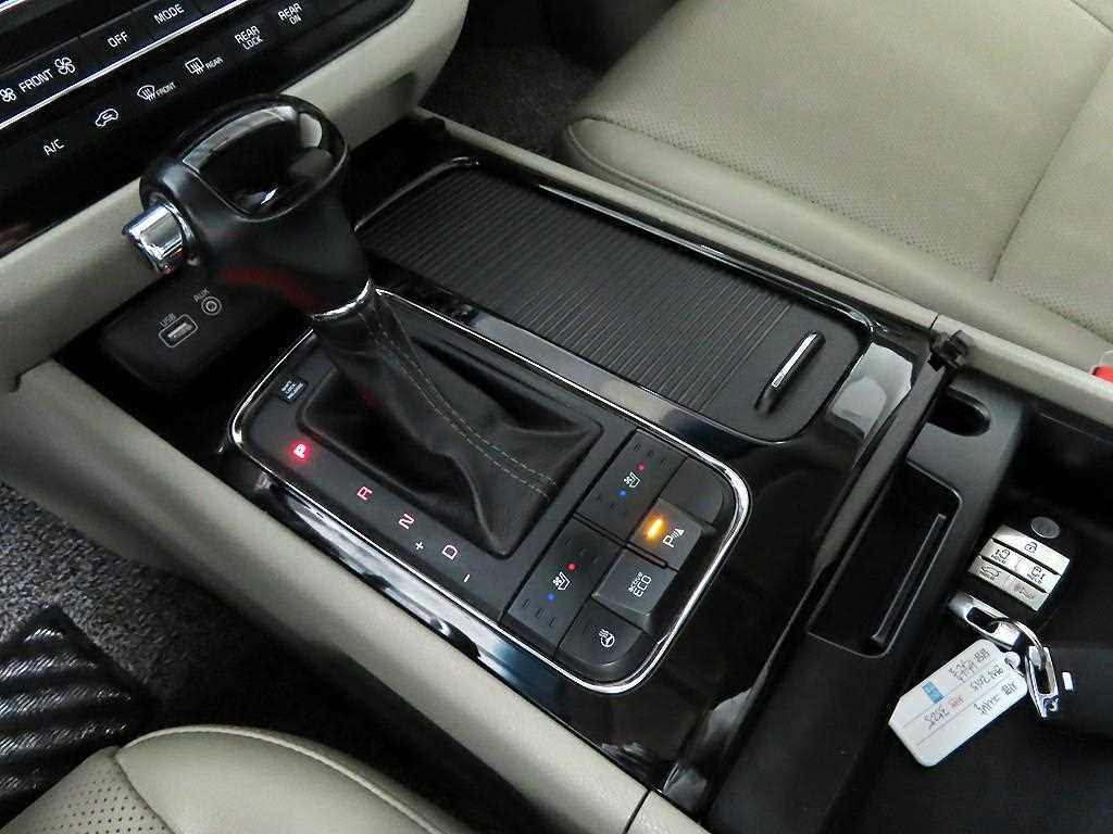 KIA Carnival - Vista 10