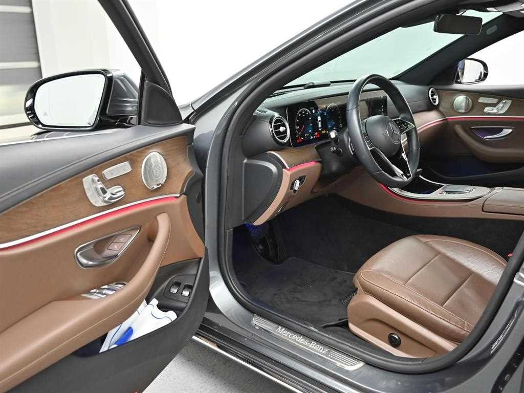 Mercedes Benz E class - Vista 11