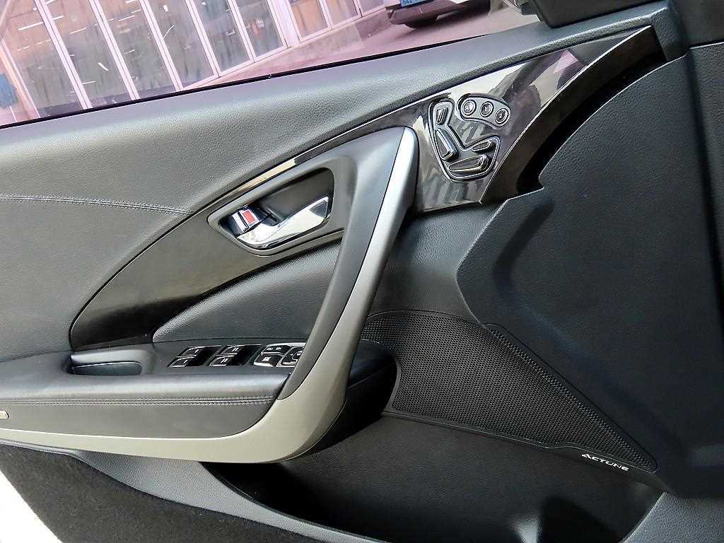 HYUNDAI Grandeur - Vista 11