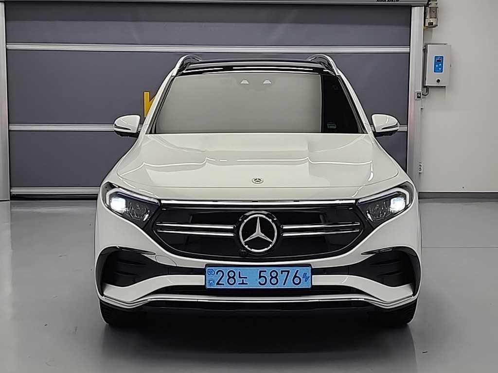 Mercedes Benz EQB - Vista 2