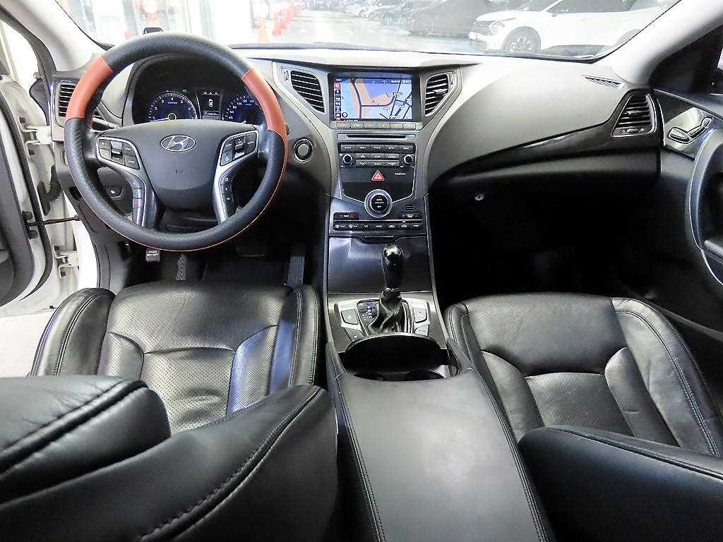HYUNDAI Grandeur - Vista 10